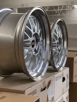 4 LLANTAS 8x18 y 9x18 5x120 et20 74.1 stilo bbs LM