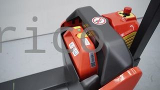 Transpaleta Eléctrica 540x1160mm - 24V - 1500 Kg - 16026