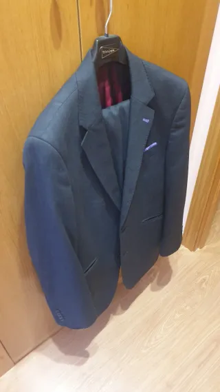 Traje de hombre negro