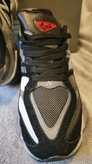 New Balance 9060 Zapatillas Negras y Grises