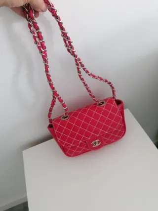 Bolso  con cadena plateada