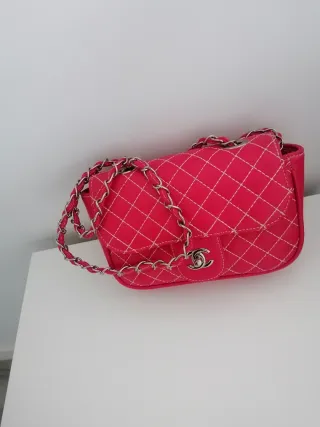Bolso  con cadena plateada