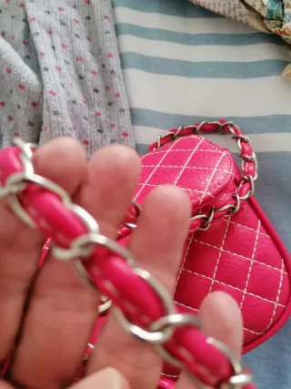 Bolso  con cadena plateada