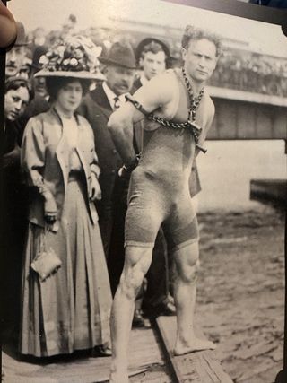 Mysterious Stranger (magia)