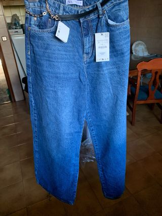 Vaqueros Zara Anchos con Cinturón Cadena