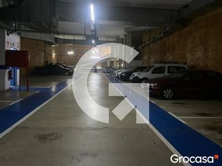Garaje en venta en Can Serra en Hospitalet de Llobregat, L´