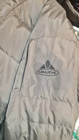 Plumas Vaude Beige, talla L.. aunque marca talla S