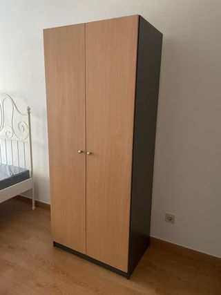 Armario 2 puertas madera.