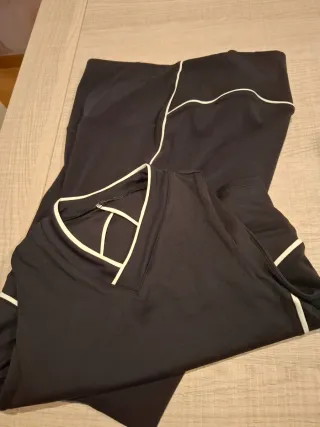 Conjunto Oysho Top y Leggings Negro