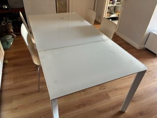 Mesa Comedor Cristal y Metal Blanca