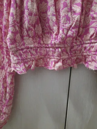 Camisa Crop Top Rosa y Beige Estampada