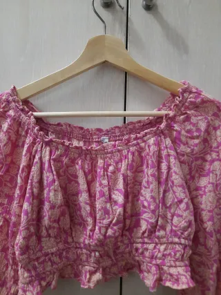 Camisa Crop Top Rosa y Beige Estampada