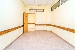 Local comercial en venta en Constitución-El Balconcillo en Guadalajara