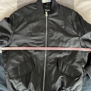 Black Oversized Bomber Jacket Pull&Bear s. 34 Xs