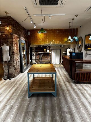 Local comercial en venta en Hostafrancs en Barcelona