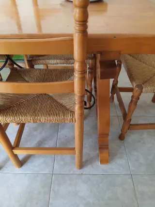 Comedor completo madera maciza estilo castellano.