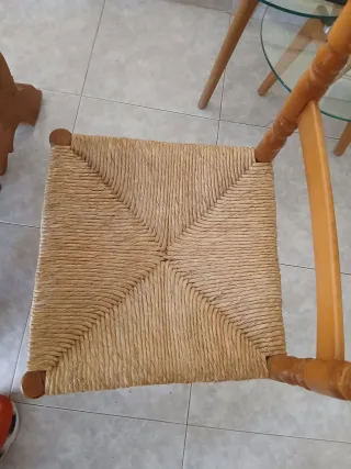 Comedor completo madera maciza estilo castellano.