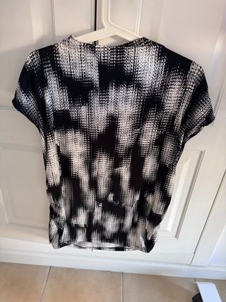 Camiseta DKNY estampada