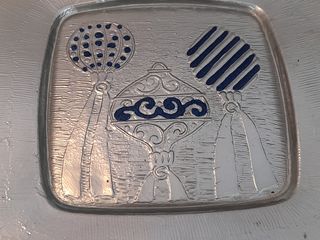 Piatto in vetro decorato