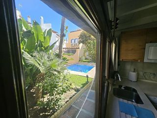 Casa adosada en venta en Nueva Andalucía centro en Marbella