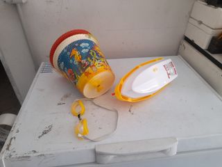 Barca Giocattolo Gialla e Secchiello Spiaggia