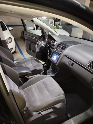 Volkswagen Touran 7 PLAZAS