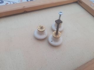 Pomelli ceramica bianchi con viti