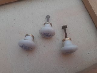 Pomelli ceramica bianchi con viti