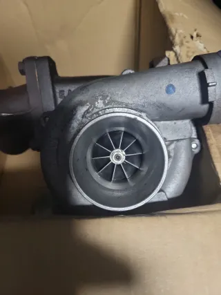 Turbo Mercedes Vito W639 115000km Original