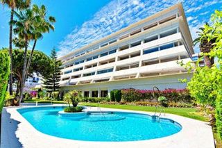 Piso en alquiler en Playa de la Fontanilla en Marbella