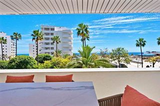 Piso en alquiler en Playa de la Fontanilla en Marbella