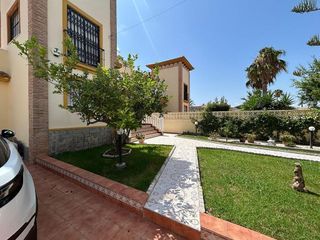 Chalet en venta en La Siesta - El Salado - Torreta en Torrevieja