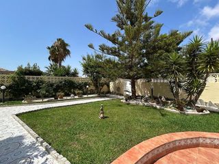 Chalet en venta en La Siesta - El Salado - Torreta en Torrevieja