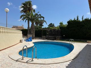 Chalet en venta en La Siesta - El Salado - Torreta en Torrevieja