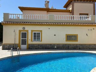 Chalet en venta en La Siesta - El Salado - Torreta en Torrevieja