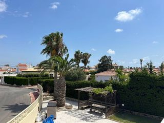 Chalet en venta en La Siesta - El Salado - Torreta en Torrevieja