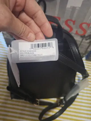 Mochila Guess Negra con Cartera