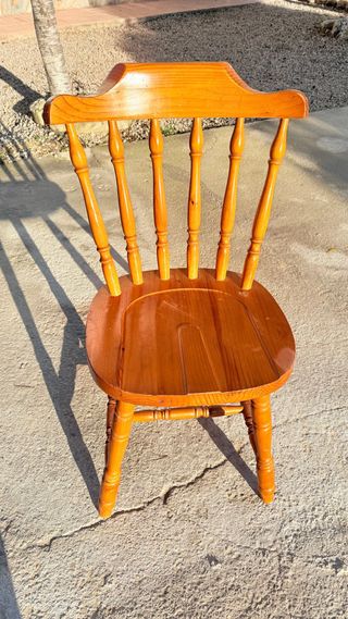 Conjunto de 6 sillas de madera estilo clásico
