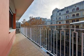 Piso en alquiler en Sant Antoni en Barcelona