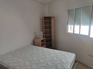 Piso en alquiler en Carolinas Bajas en Alicante