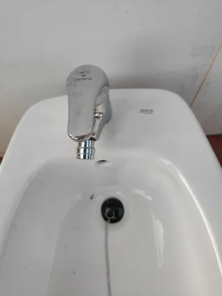 Saneamientos Roca: Retrete, Lavabo y Bidé
