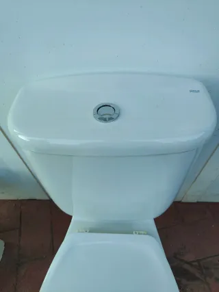 Saneamientos Roca: Retrete, Lavabo y Bidé