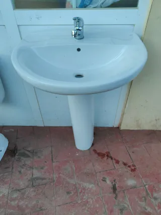 Saneamientos Roca: Retrete, Lavabo y Bidé