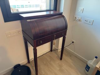 Escritorio retro de madera antiguo vintage