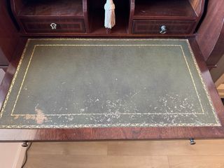 Escritorio retro de madera antiguo vintage