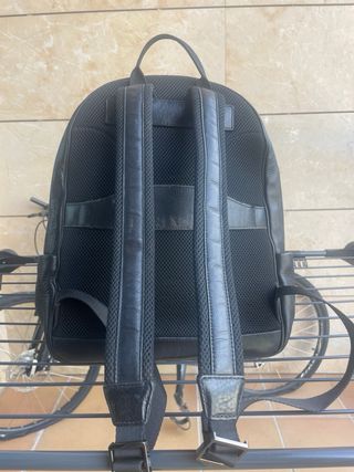 Mochila cuero Massimo Dutti negra