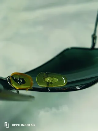 Occhiali da sole Ray-Ban neri e verdi