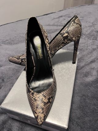 FORMULA JOVEN Zapatos Tacón Serpiente Beige/Marrón