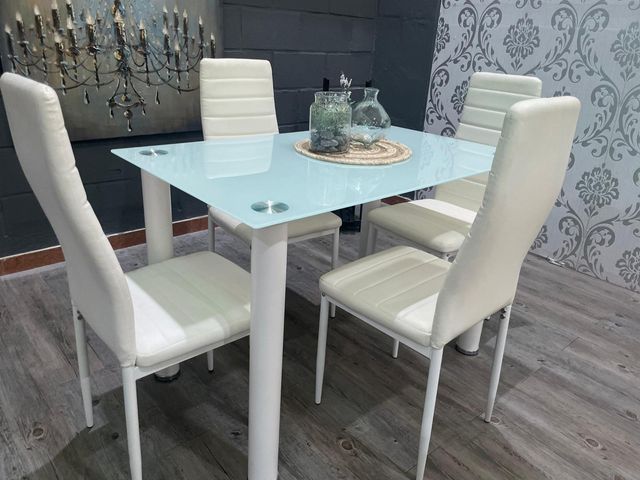 Conjunto de mesa con 4 sillas BLANCO