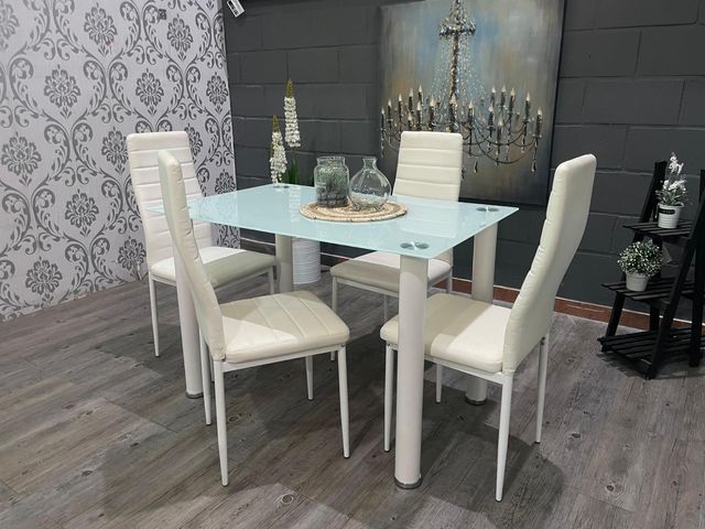 Conjunto de mesa con 4 sillas BLANCO